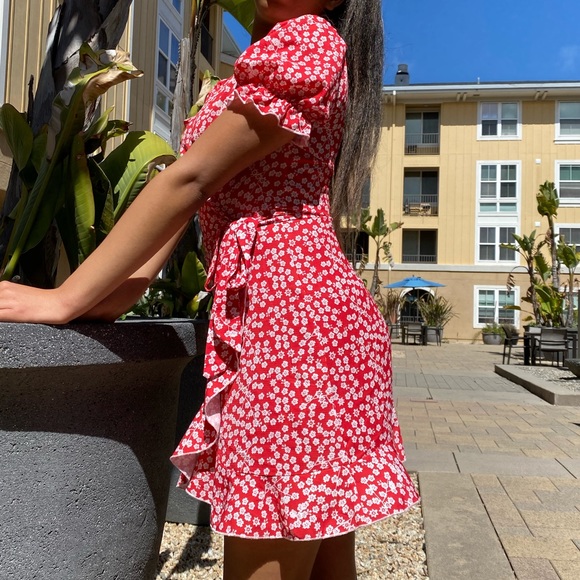Red and white flower wrap dress - Picture 4 of 5
